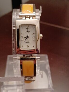 Vintage Ladies ARIA Quartz Watch - WORKS!